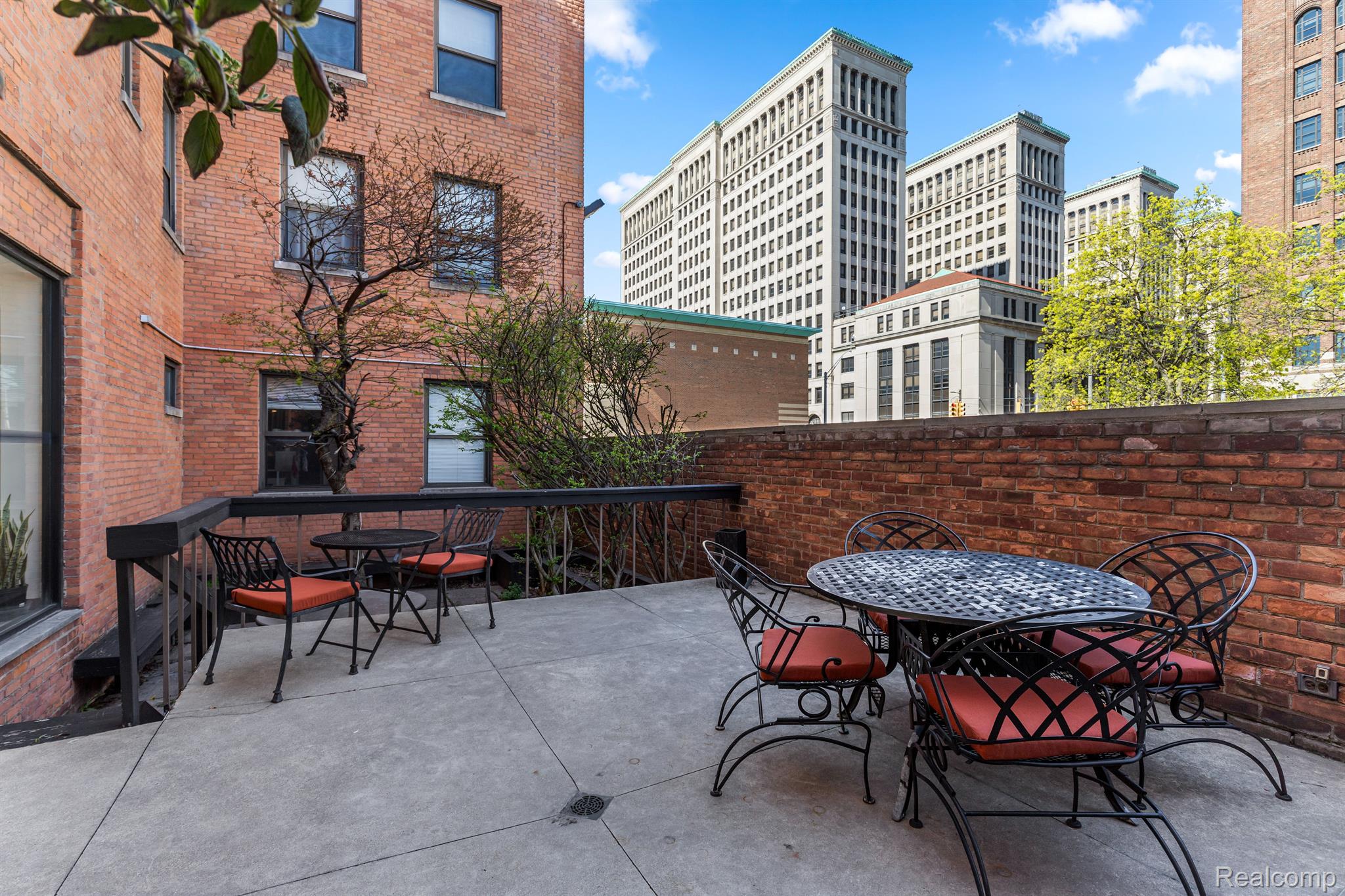 Detroit, Michigan 48202, United States, 1 Bedroom Bedrooms, ,1 BathroomBathrooms,Residential,Active,36739