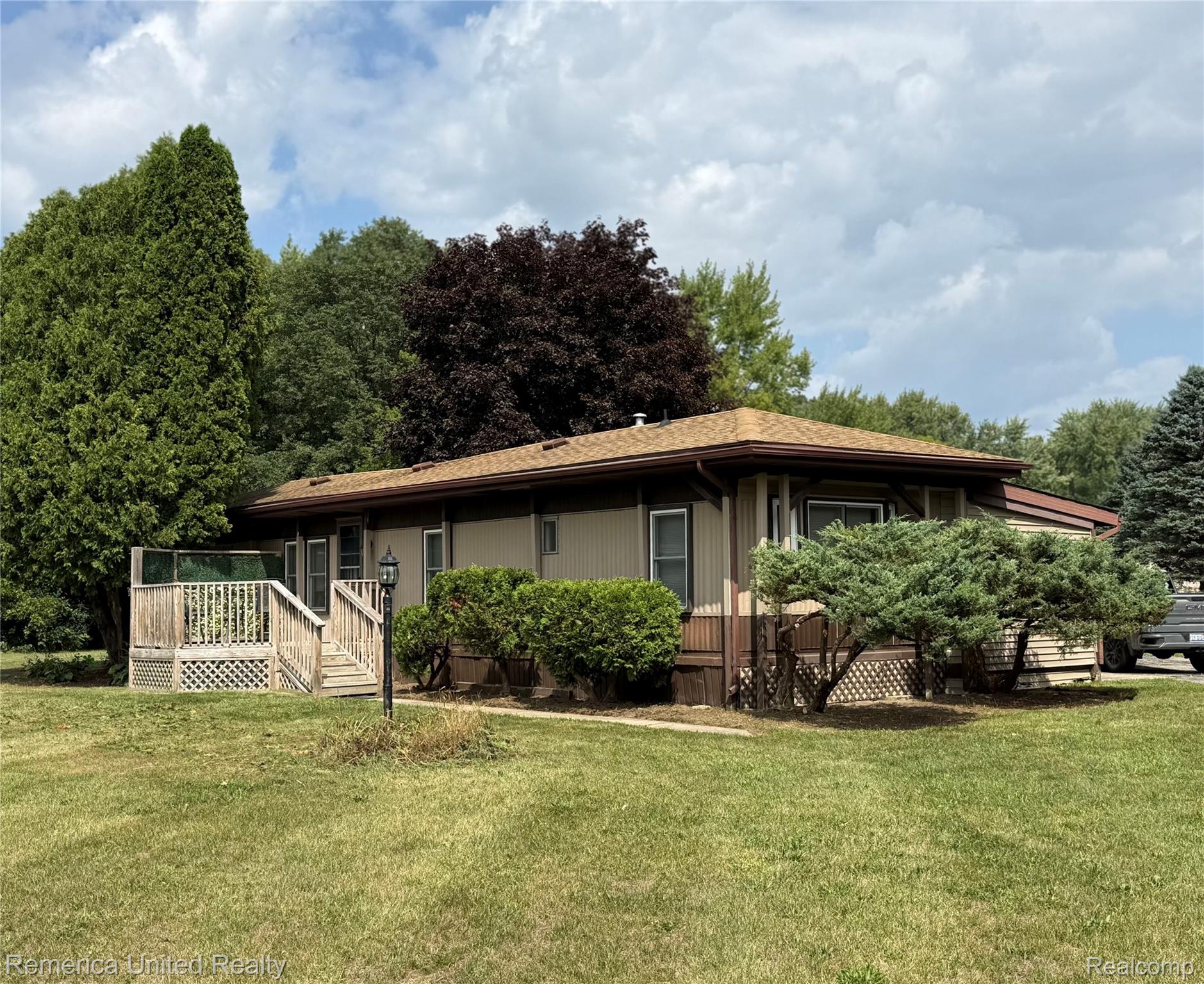 679 MENOMINEE Drive