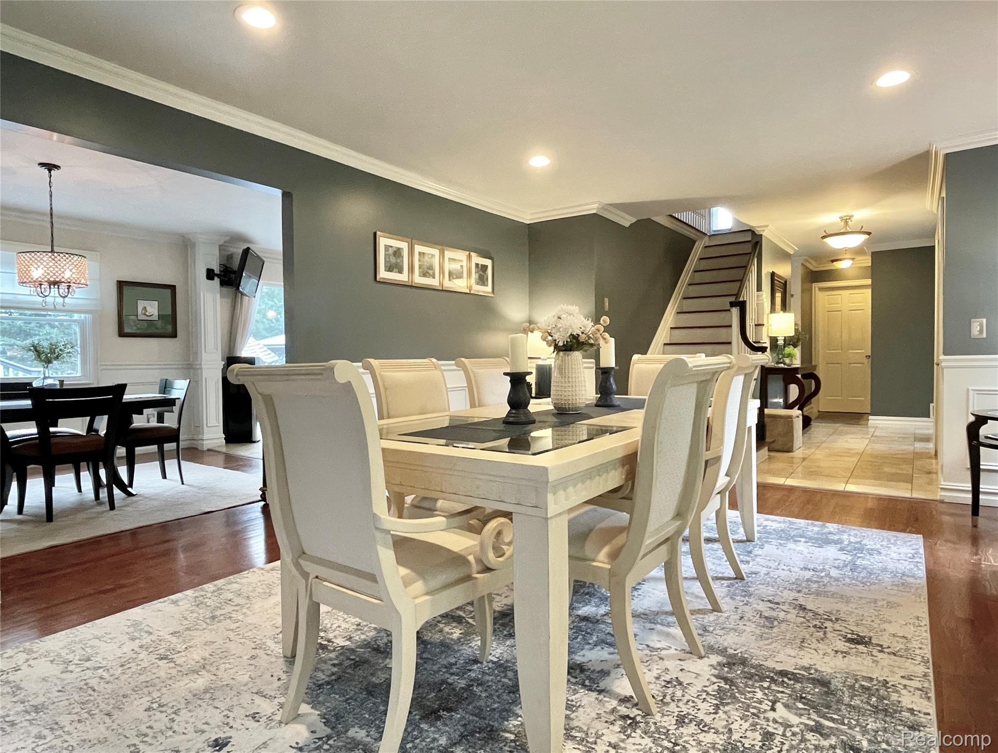 Oakland Charter Township, Michigan 48306, United States, 4 Bedrooms Bedrooms, ,4 BathroomsBathrooms,Residential,Pending,195968