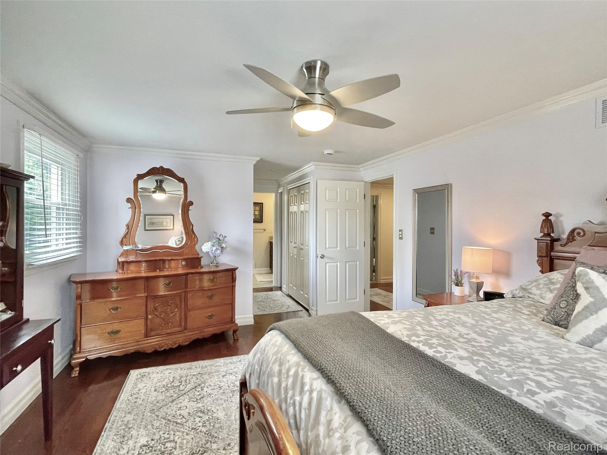 Oakland Charter Township, Michigan 48306, United States, 4 Bedrooms Bedrooms, ,4 BathroomsBathrooms,Residential,Pending,195968