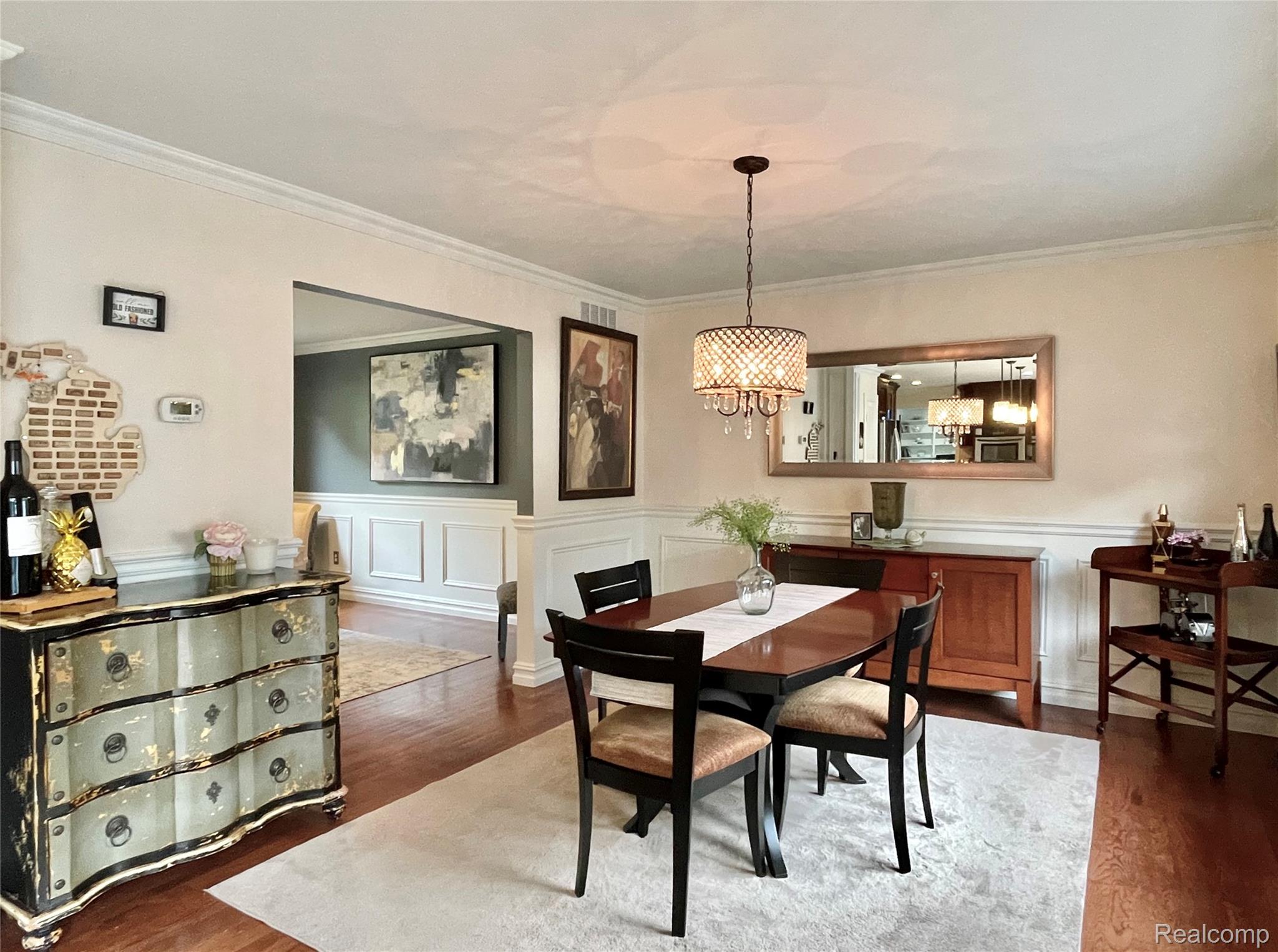 Oakland Charter Township, Michigan 48306, United States, 4 Bedrooms Bedrooms, ,4 BathroomsBathrooms,Residential,Pending,195968