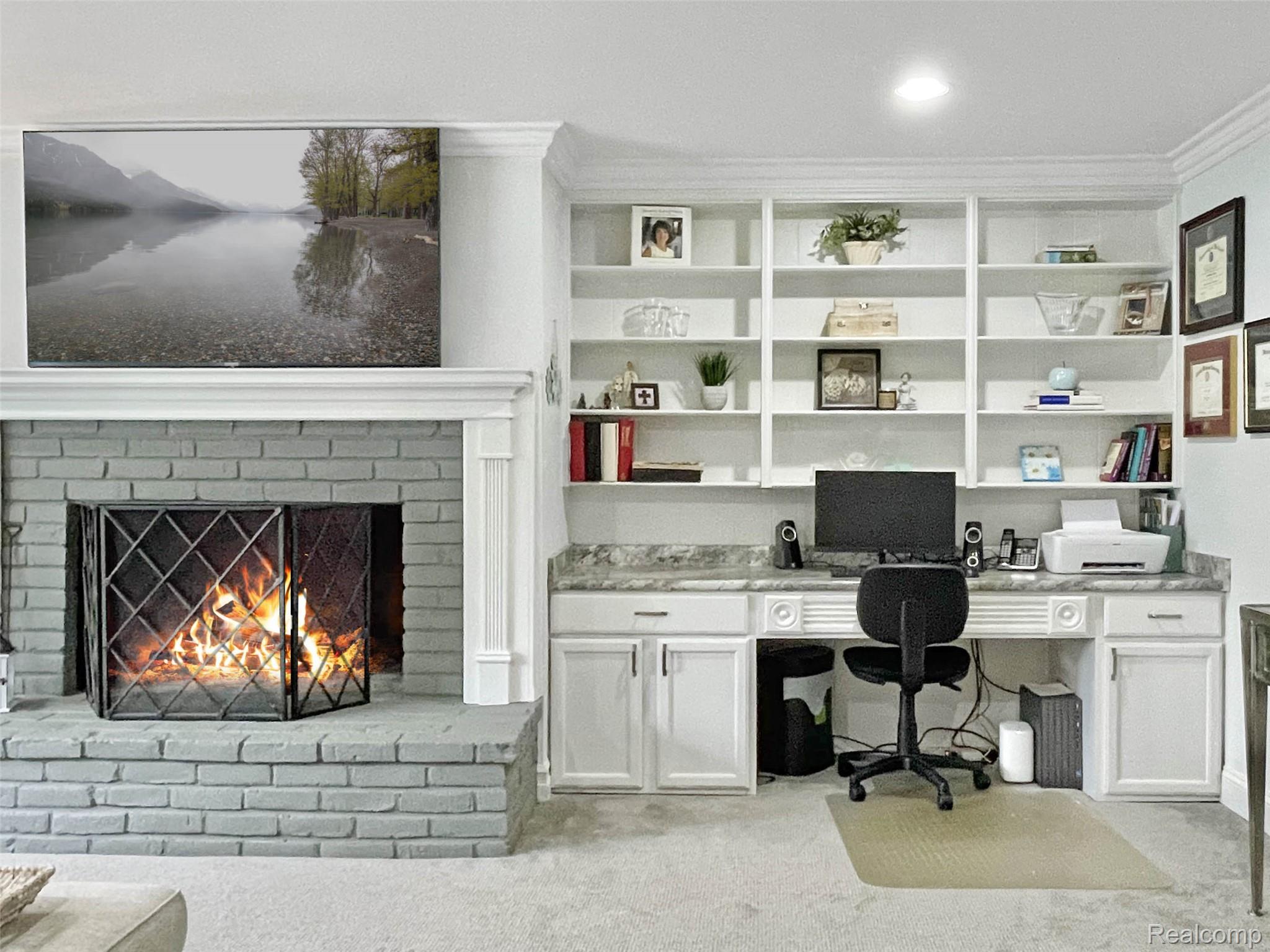 Oakland Charter Township, Michigan 48306, United States, 4 Bedrooms Bedrooms, ,4 BathroomsBathrooms,Residential,Pending,195968