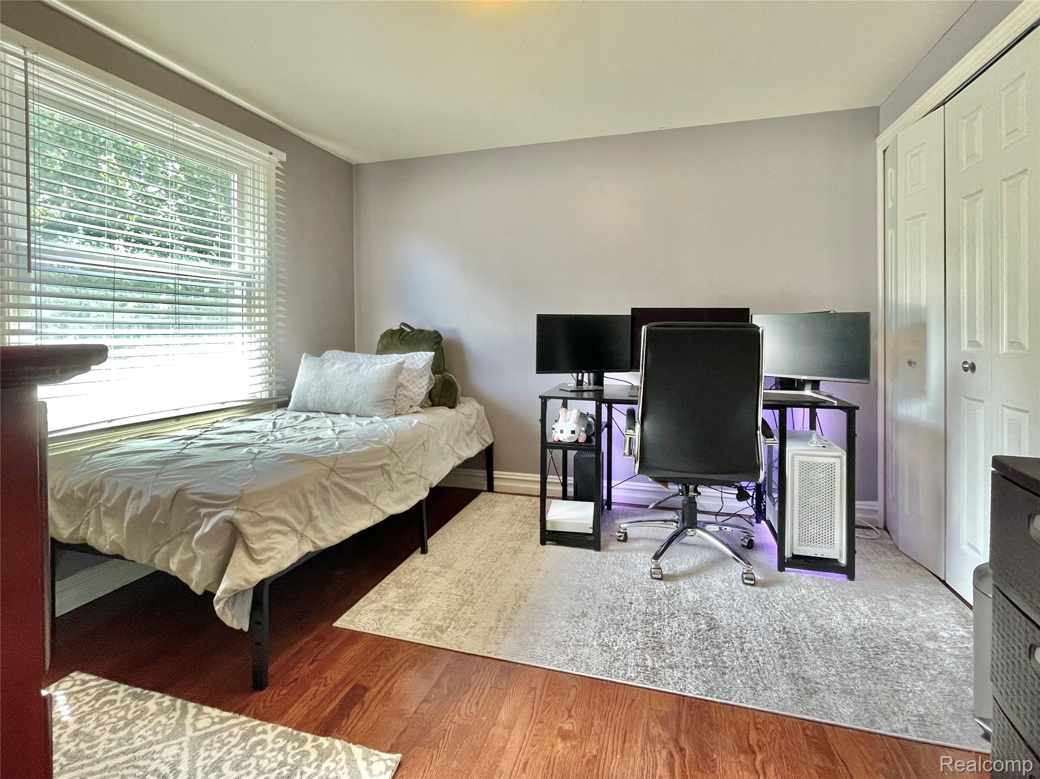 Oakland Charter Township, Michigan 48306, United States, 4 Bedrooms Bedrooms, ,4 BathroomsBathrooms,Residential,Pending,195968