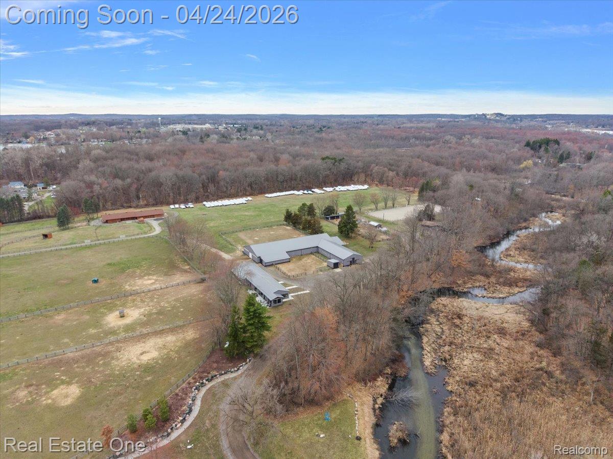 1050 OXBOW LAKE Road