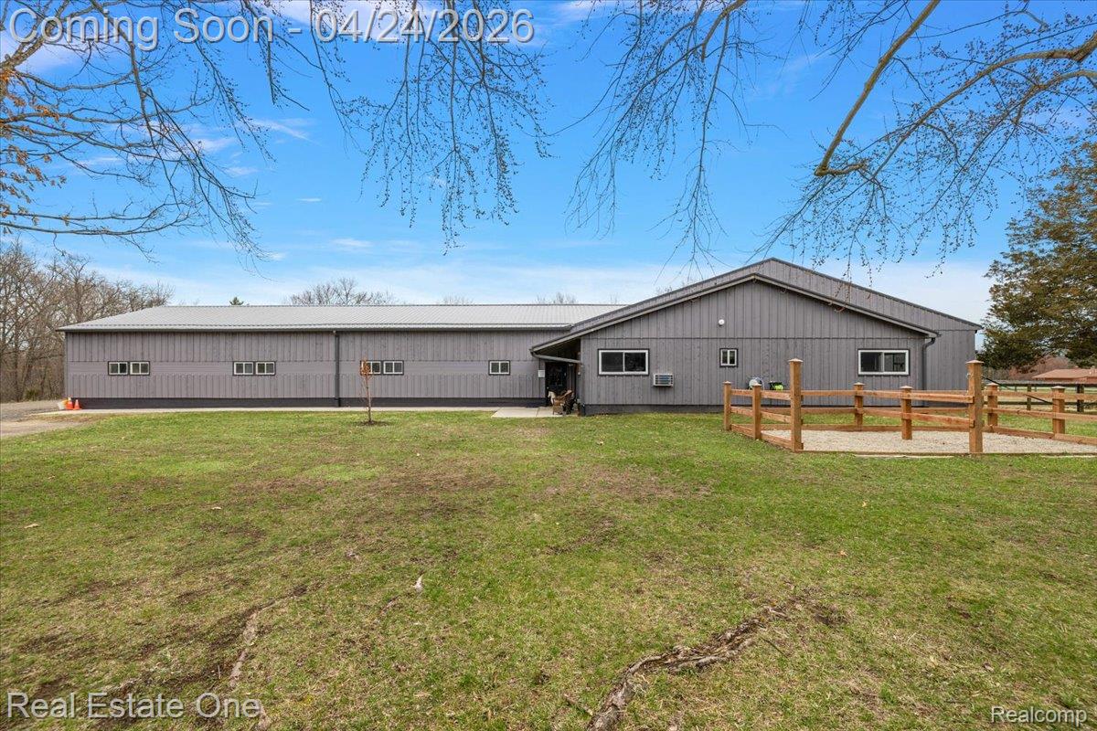 1050 OXBOW LAKE Road