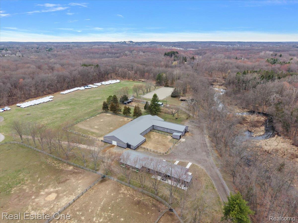 1050 OXBOW LAKE Road