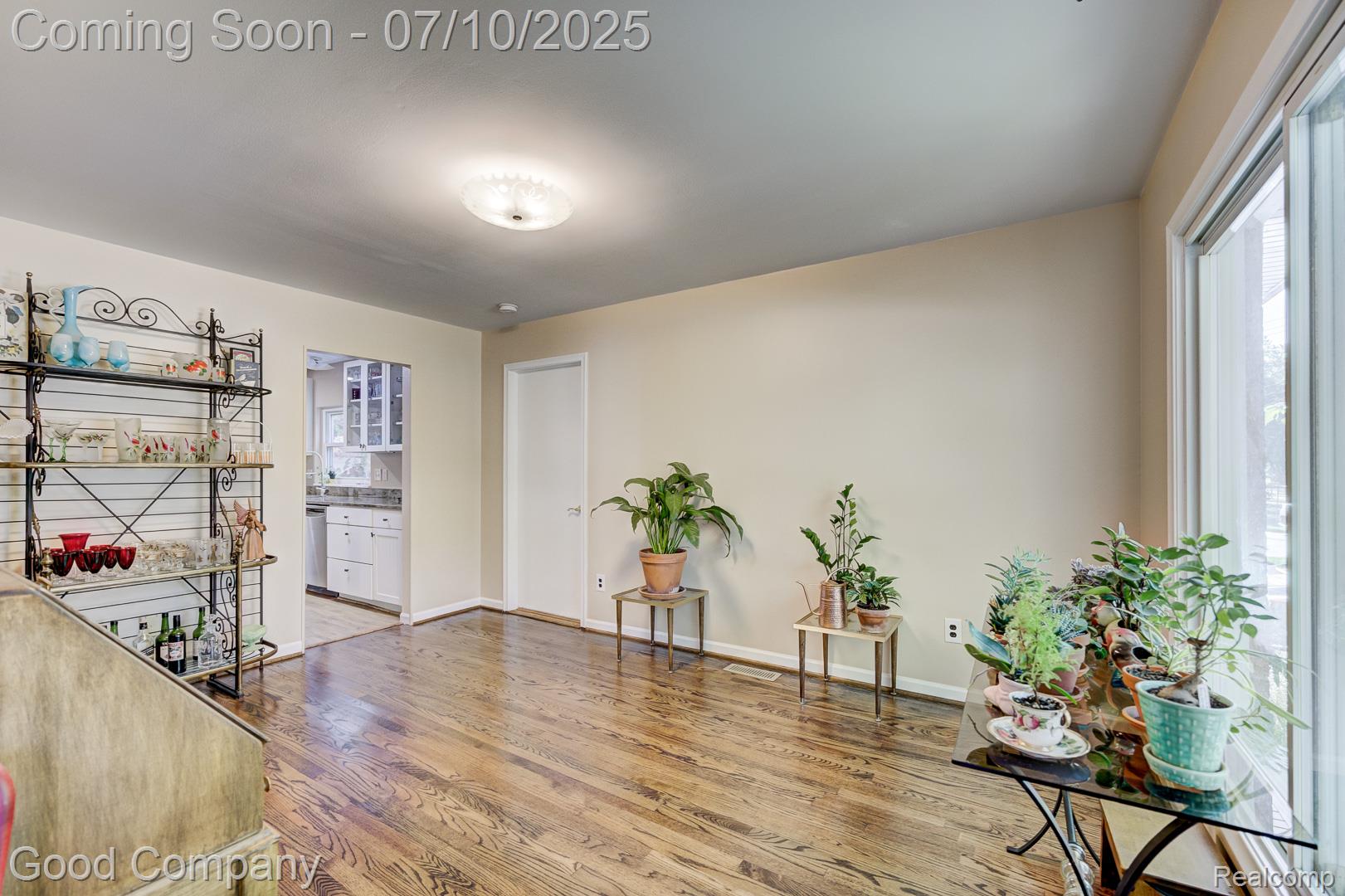 118 W Bloomfield Avenue