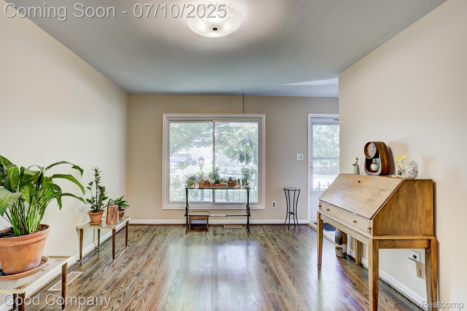 118 W Bloomfield Avenue
