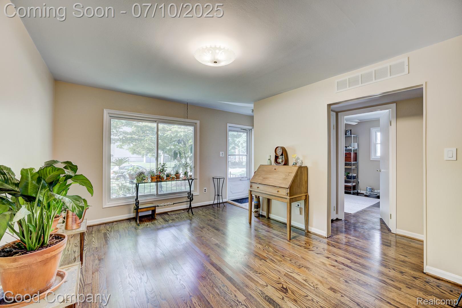 118 W Bloomfield Avenue
