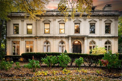 2150 Iroquois Street Detroit City MI 48201