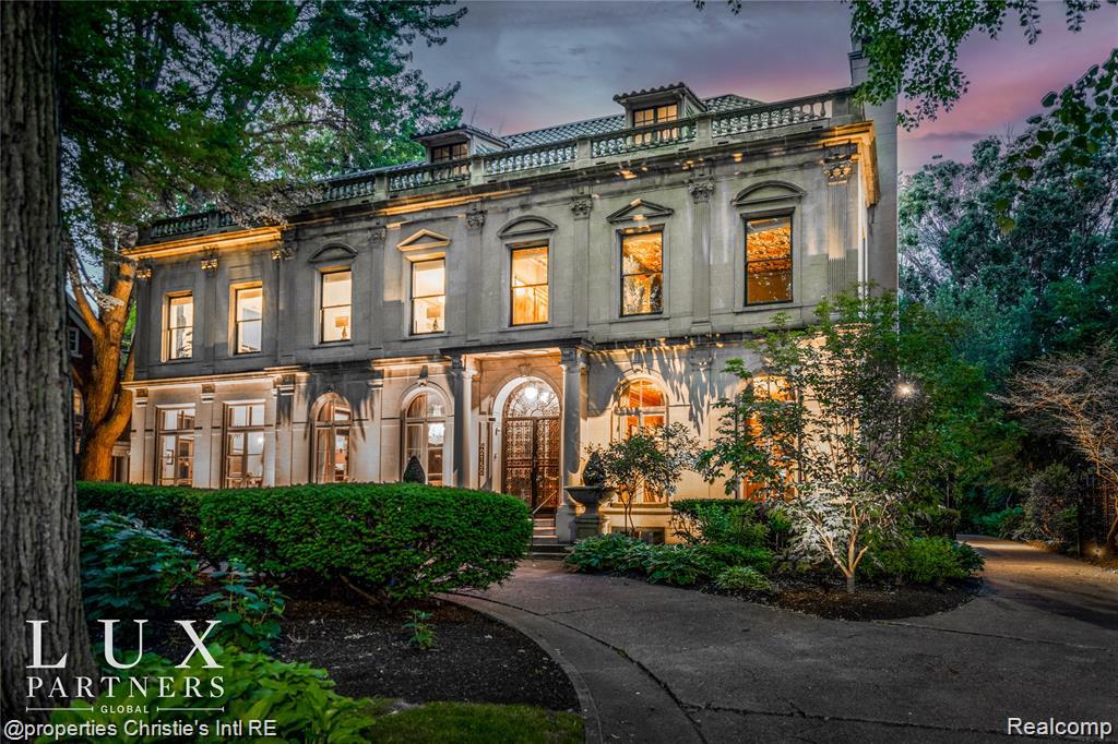 2150 Iroquois Street