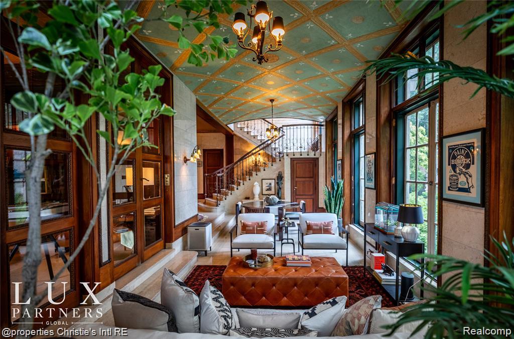 2150 Iroquois Street