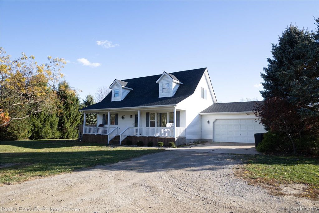 Photo of 2715 Cash Road, Watertown Township, MI 48401 (MLS # 20251048036)