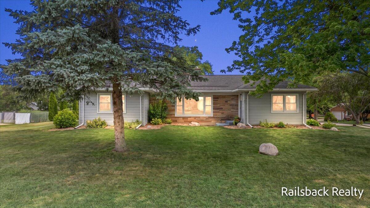 85 Orchard Drive NW