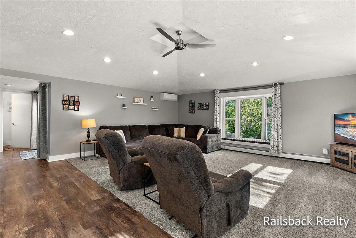 85 Orchard Drive NW
