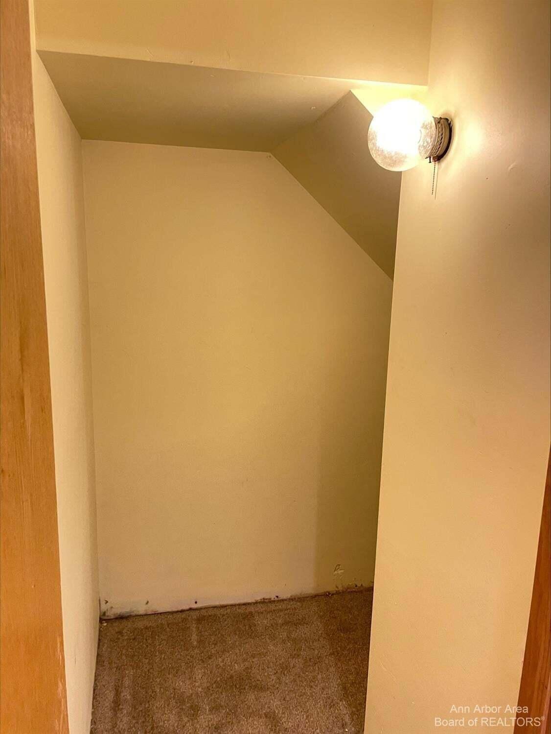 116 W McKay Street 1