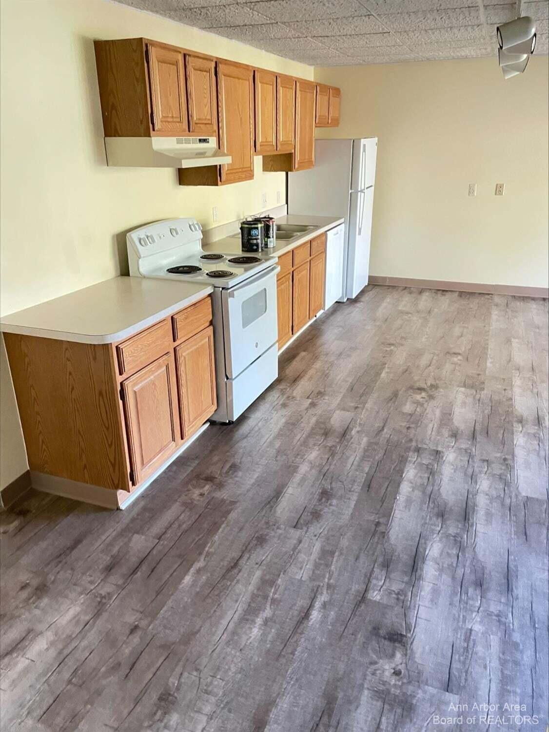 116 W McKay Street 1