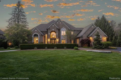 Photo of 2531 Cedar Brook Court, Rochester Hills City, MI 48309 (MLS # 20261035181)