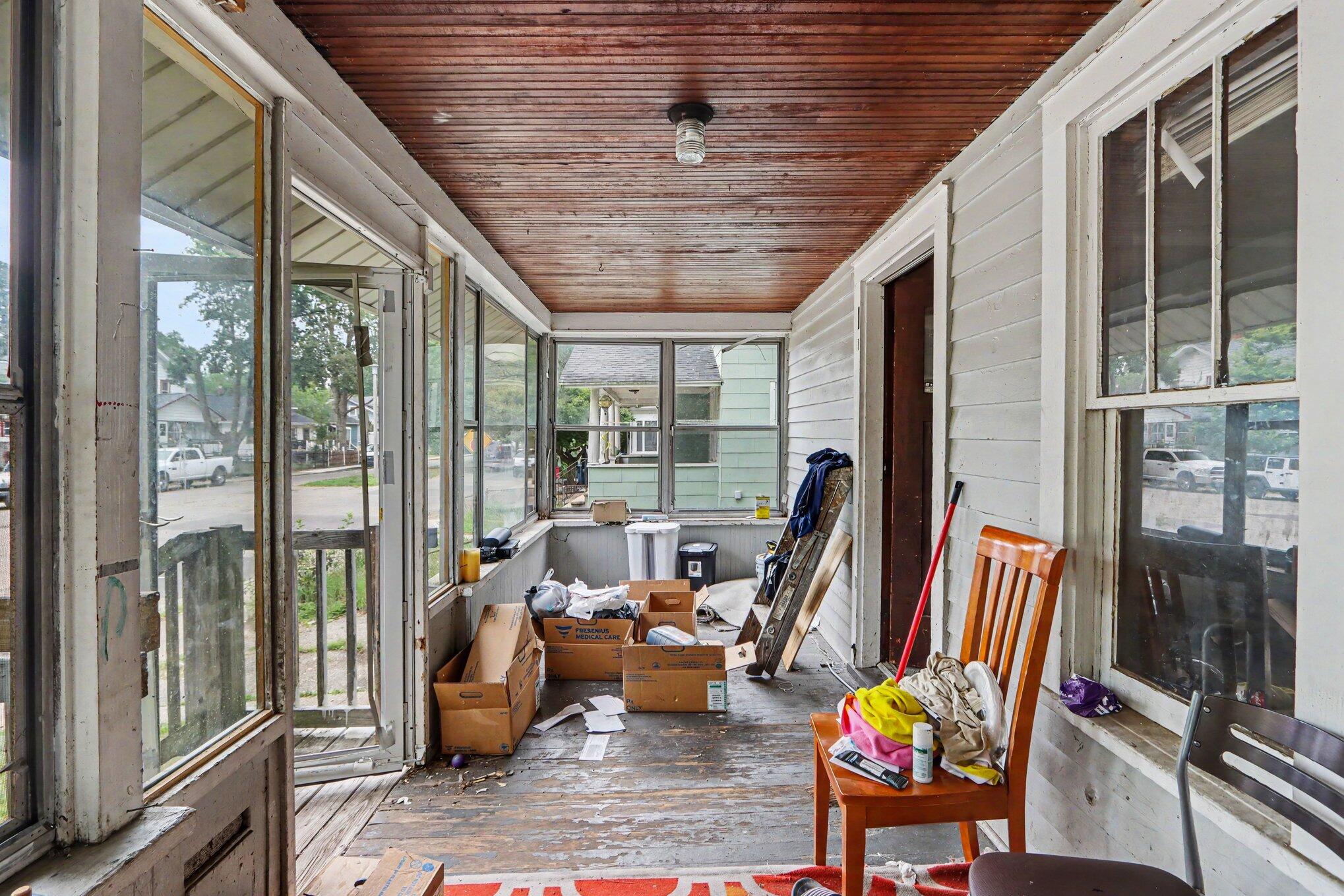 1701 Lay Boulevard
