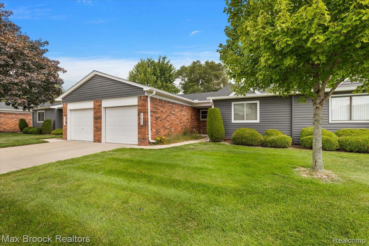 37958 Dor Sal Drive