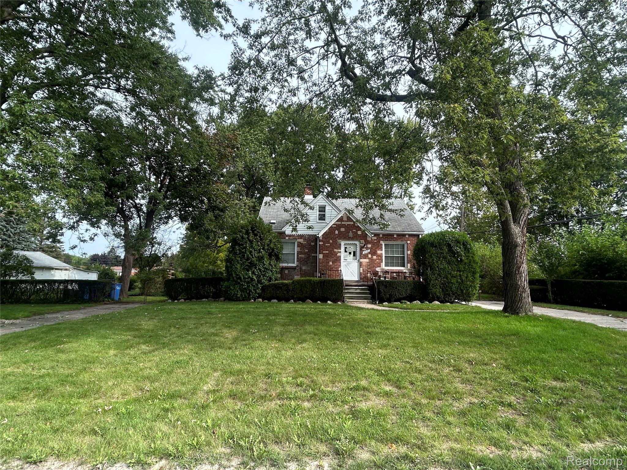 2275 Marlow Drive