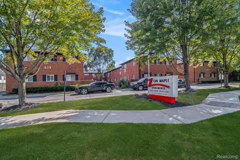 629 W Maple Road 13 Clawson City MI 48017