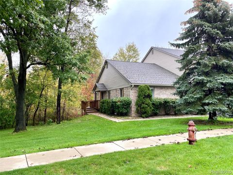 1099 Old Leake Court Holly Village MI 48442
