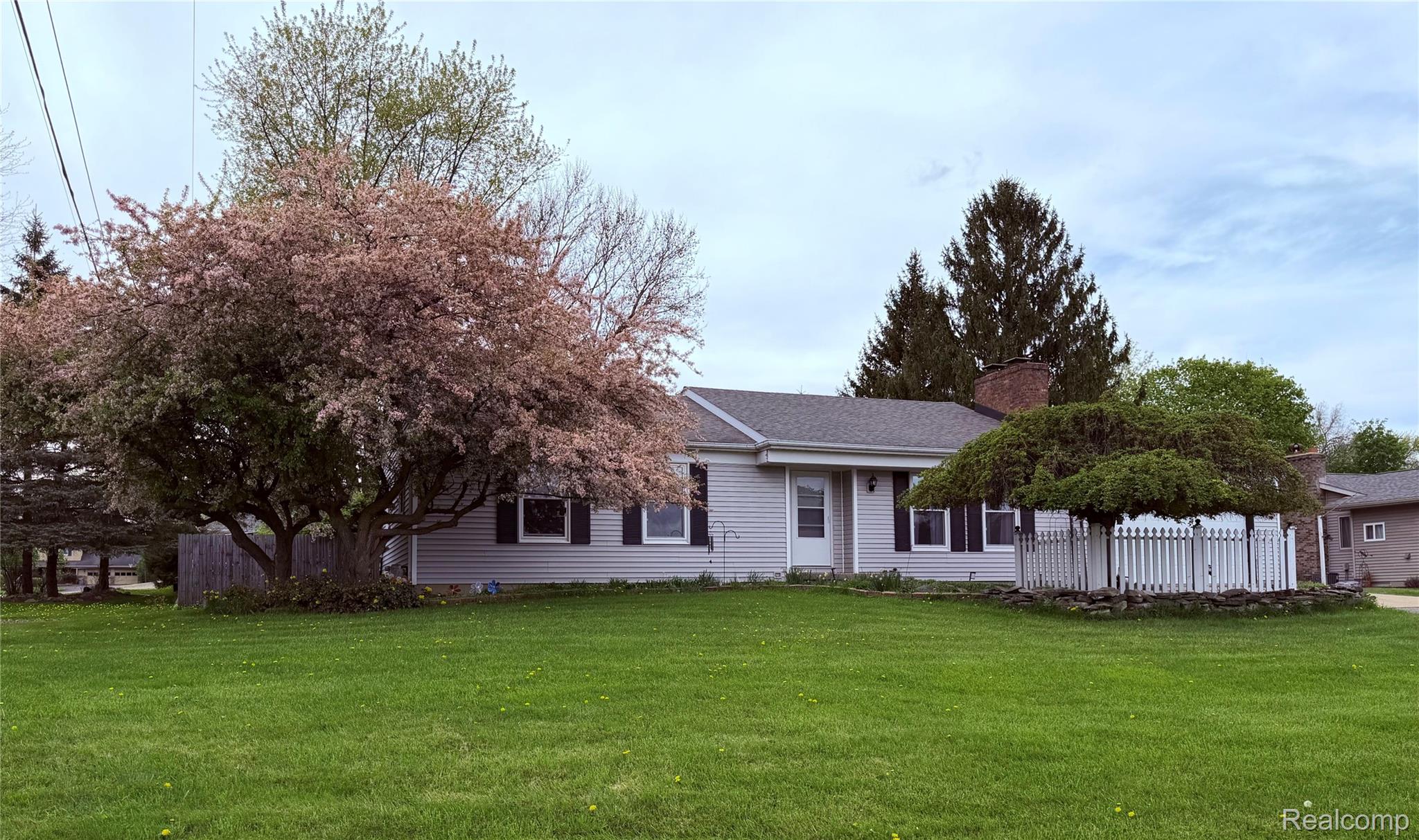 1055 W Northwood Drive