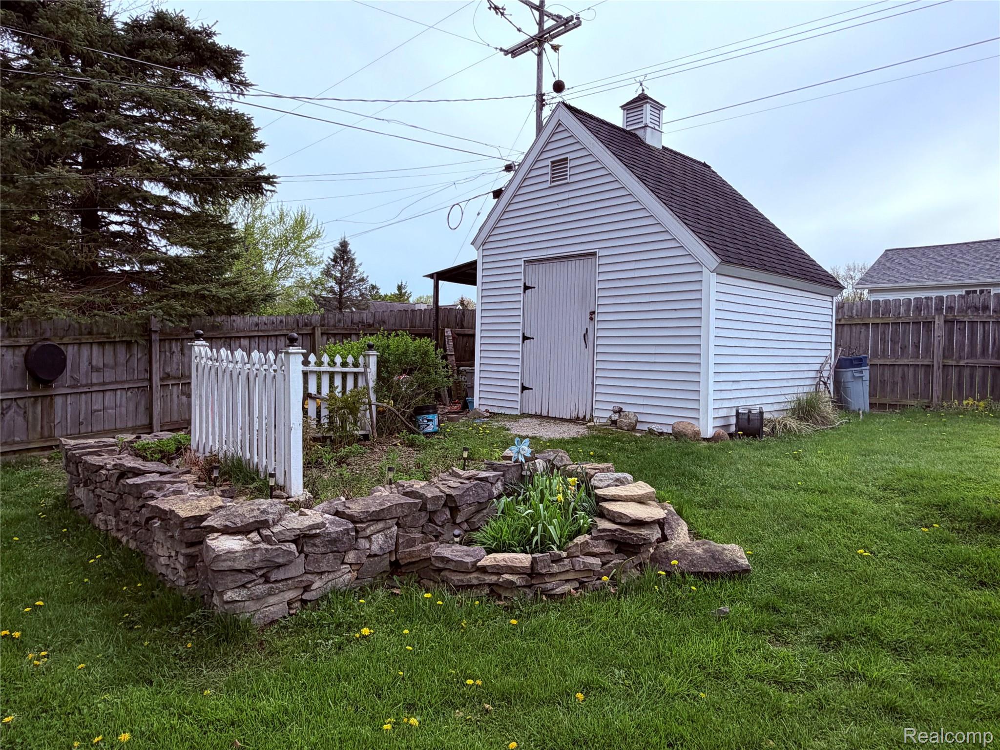 1055 W Northwood Drive