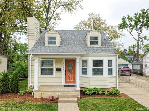 1384 CAMBRIDGE Road Berkley City MI 48072