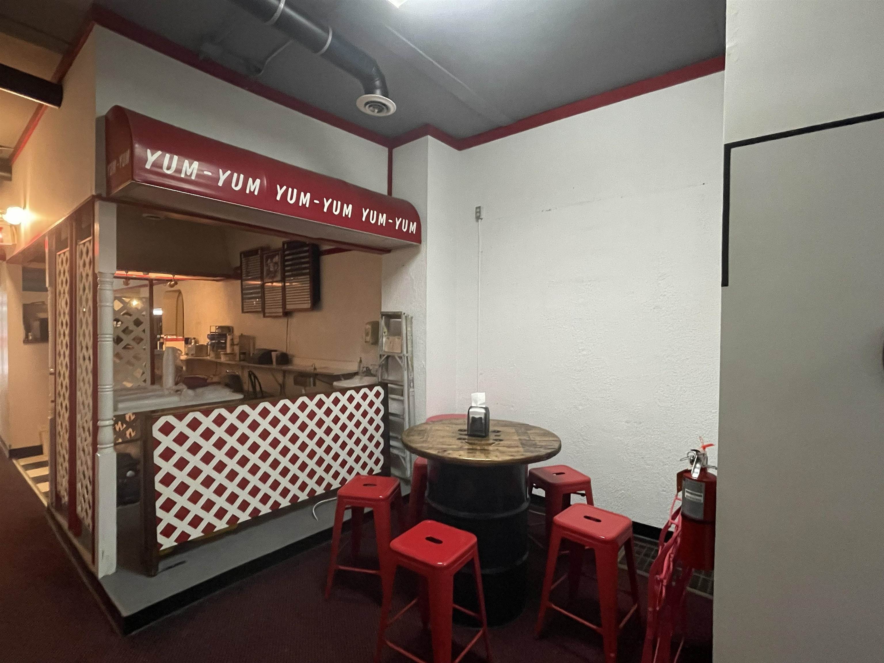 210 W Houghton Avenue