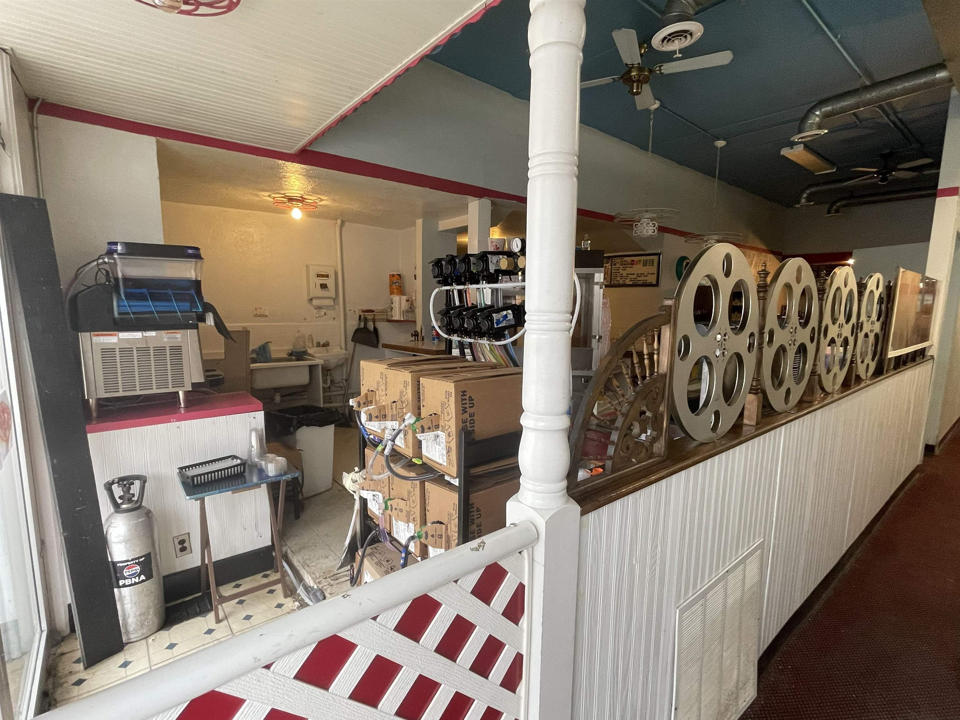 210 W Houghton Avenue