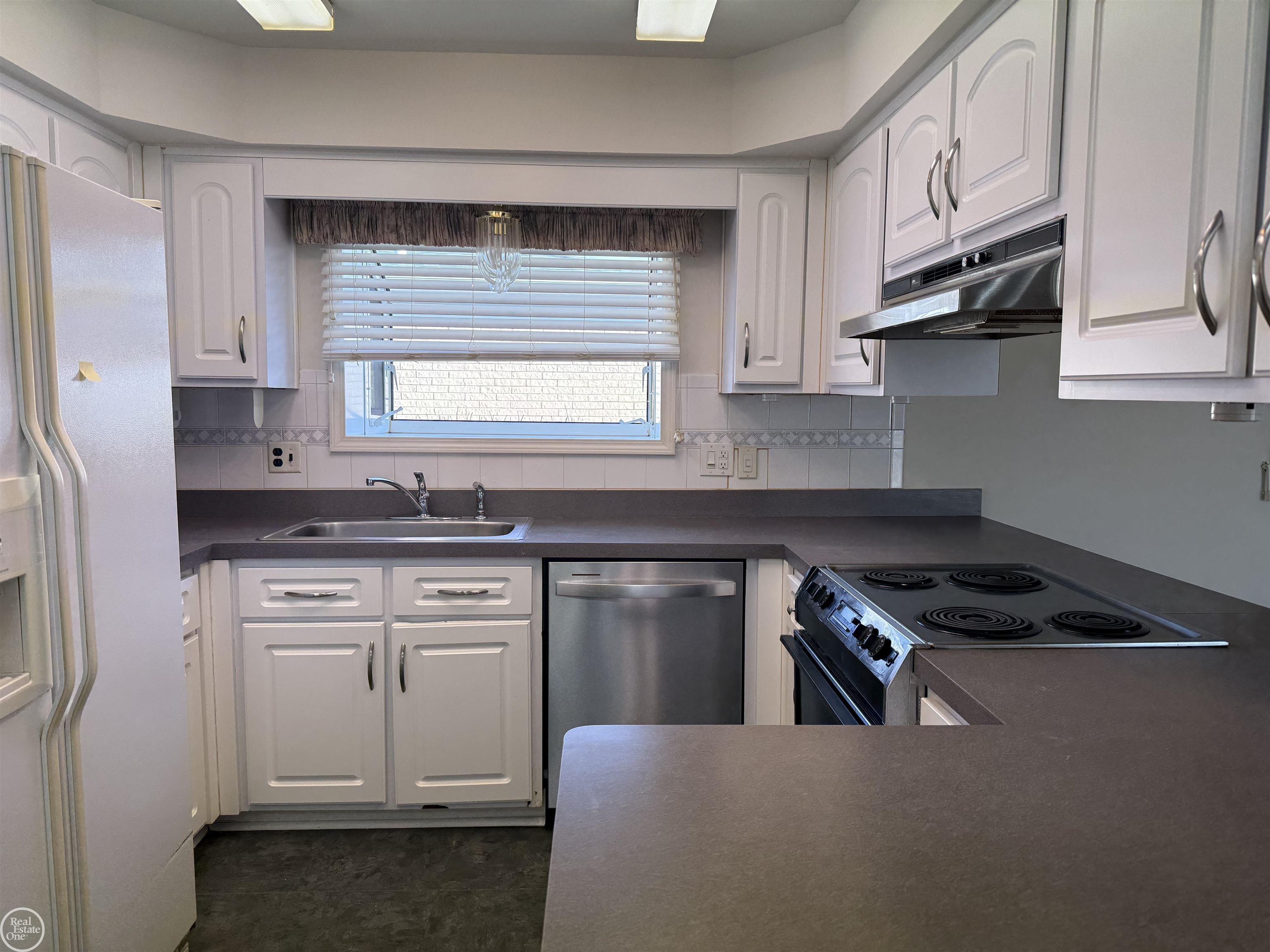 3746 LANCASTER Drive