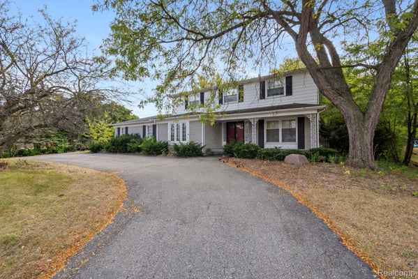 4015 PINEHURST DR, WEST BLOOMFIELD, MI 48322 - Image 440d7a1b11b481eab5f3b0abba0fbdbf/893553760