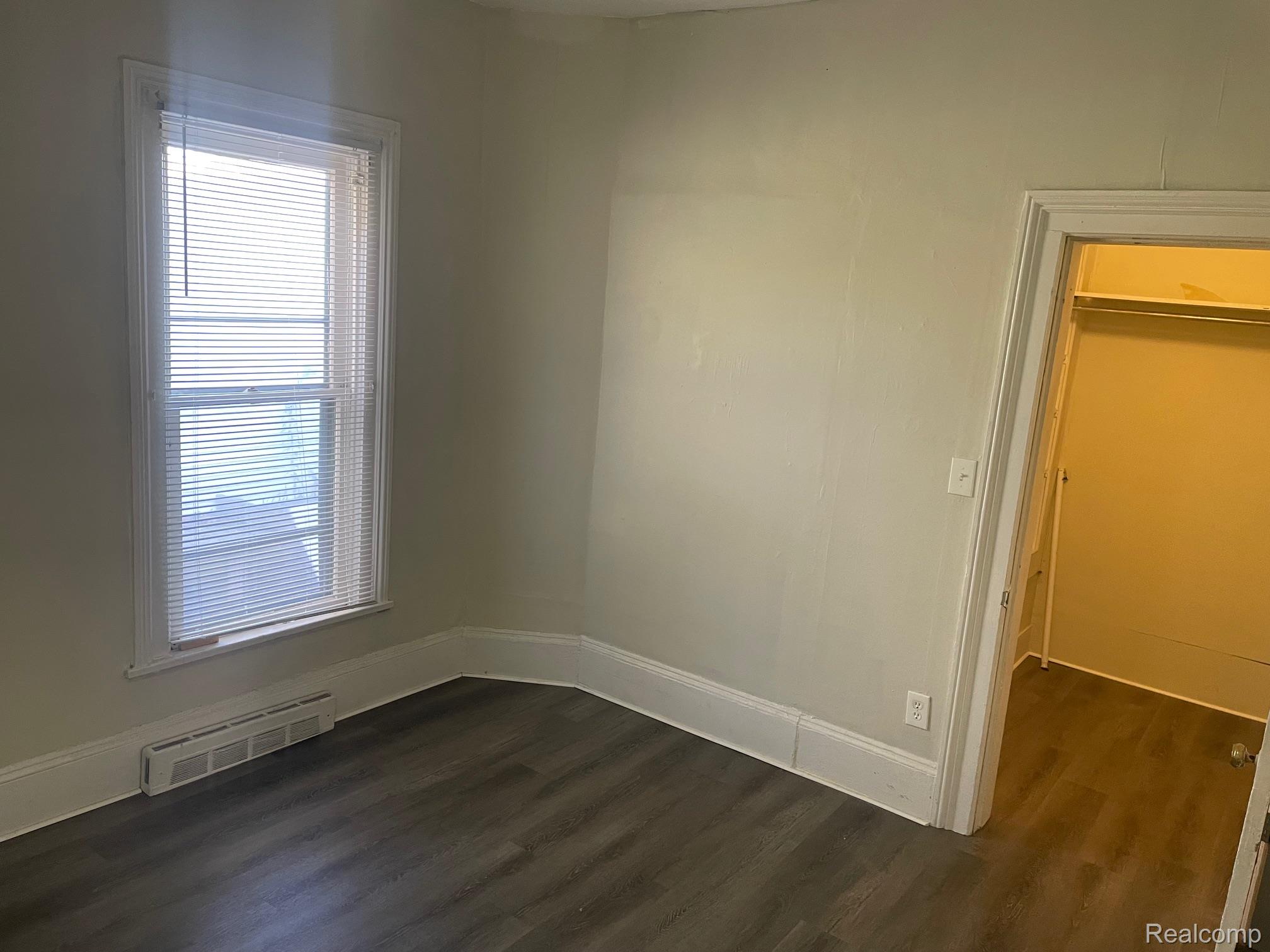 Oxford Village, Michigan 48371, United States, 1 Bedroom Bedrooms, ,1 BathroomBathrooms,Residential,Active,230529