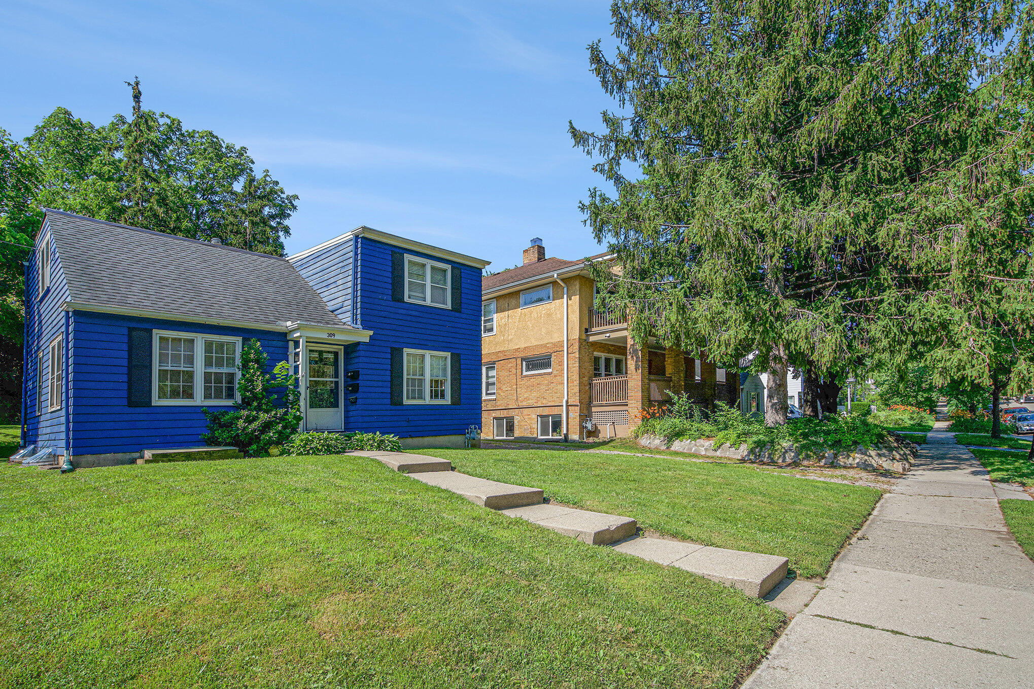 309 W Hoover Avenue