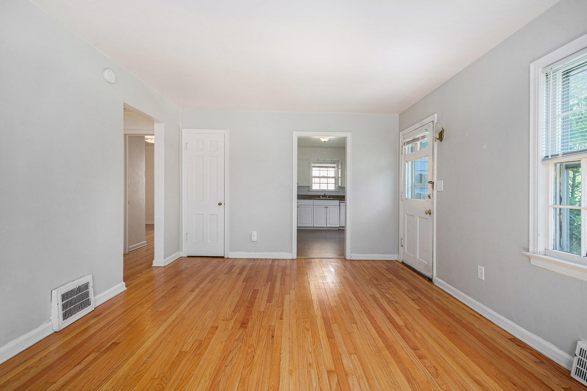 309 W Hoover Avenue