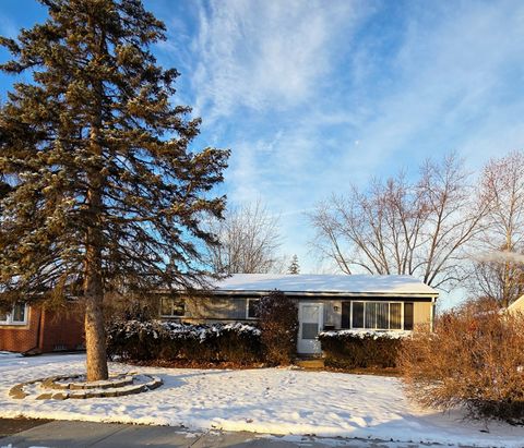 15700 Oakbrook Street Romulus City MI 48174