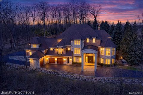 2759 Turtle Ridge Drive Bloomfield Charter Township MI 48302