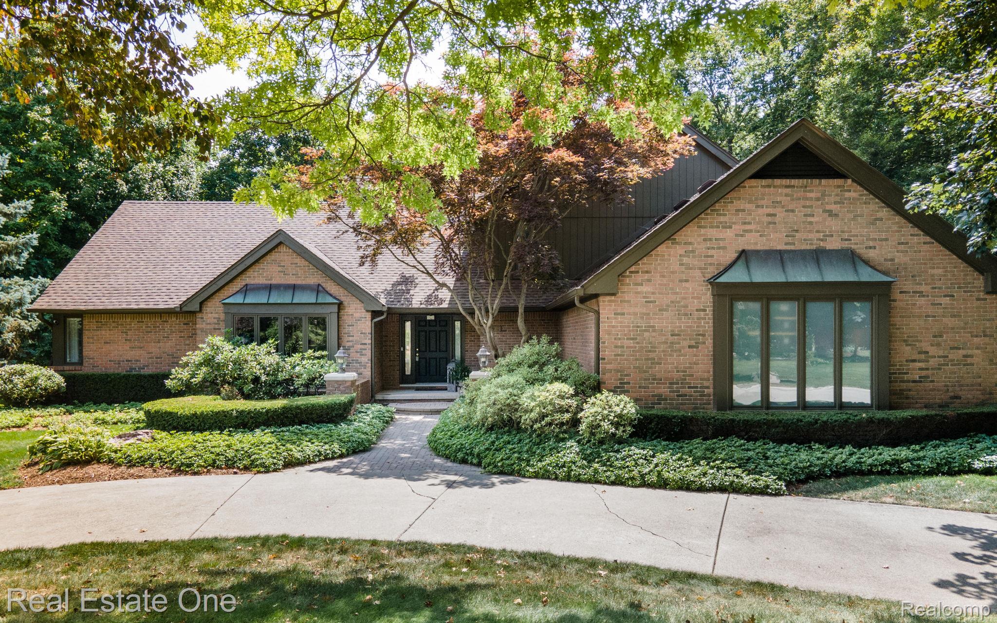 4794 RIVERS EDGE Drive