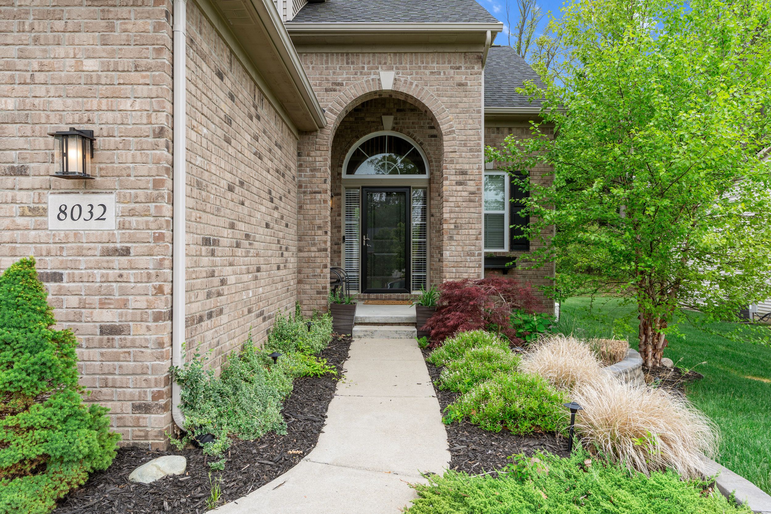 8032 IVY GLEN Park
