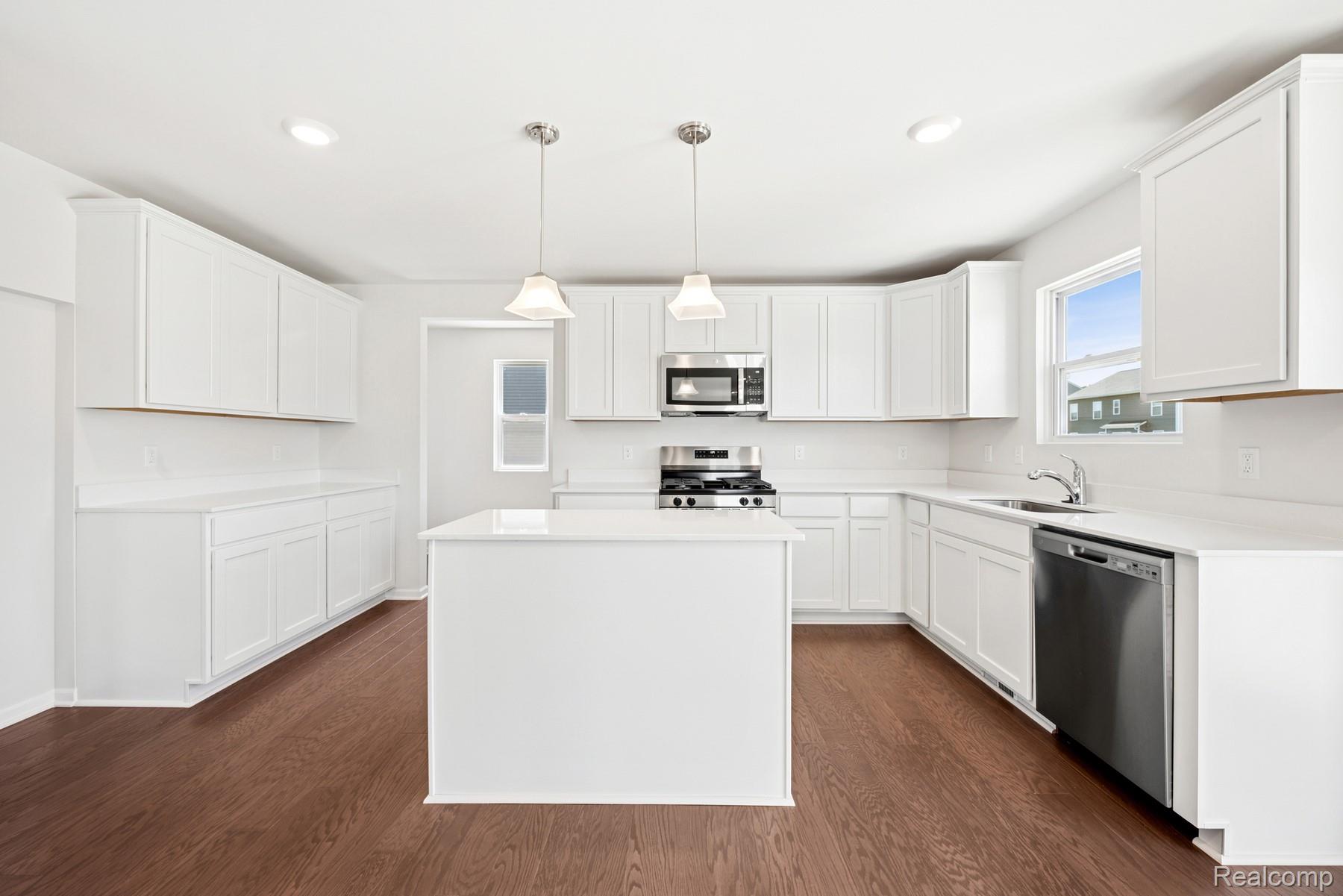 54695 Heron Circle