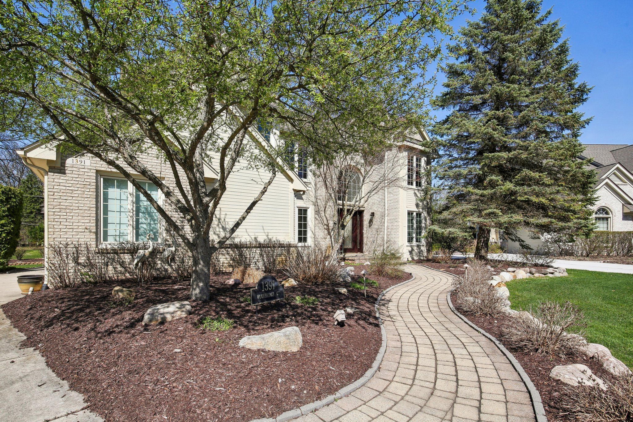 1391 WOODBRIDGE Court
