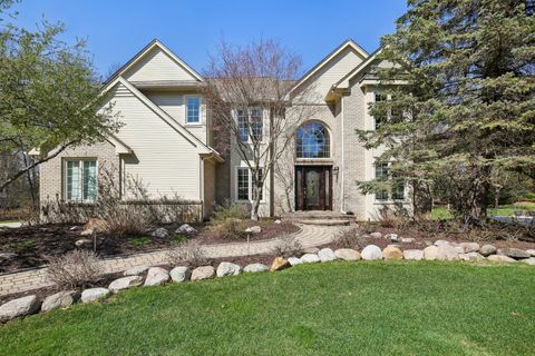 1391 WOODBRIDGE Court Wixom City Oakland MI 48393
