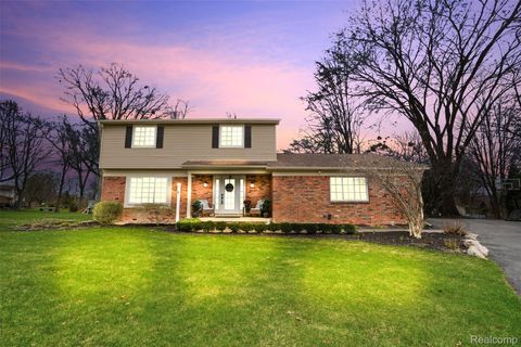 9610 Woody Court White Lake Charter Township MI 48386