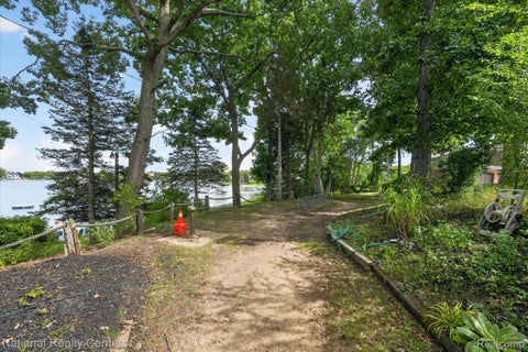Tiny photo for 4245 Normanwood, West Bloomfield Charter Township, MI 48323 (MLS # 20261085154)