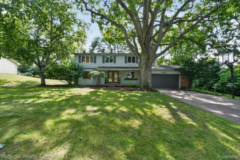 Photo of 4245 Normanwood, West Bloomfield Charter Township, MI 48323 (MLS # 20261085154)
