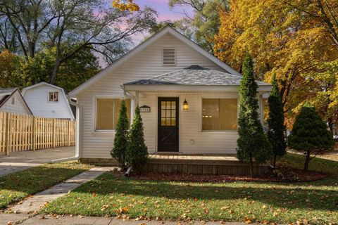 1711 Adelaide Street Midland City MI 48640