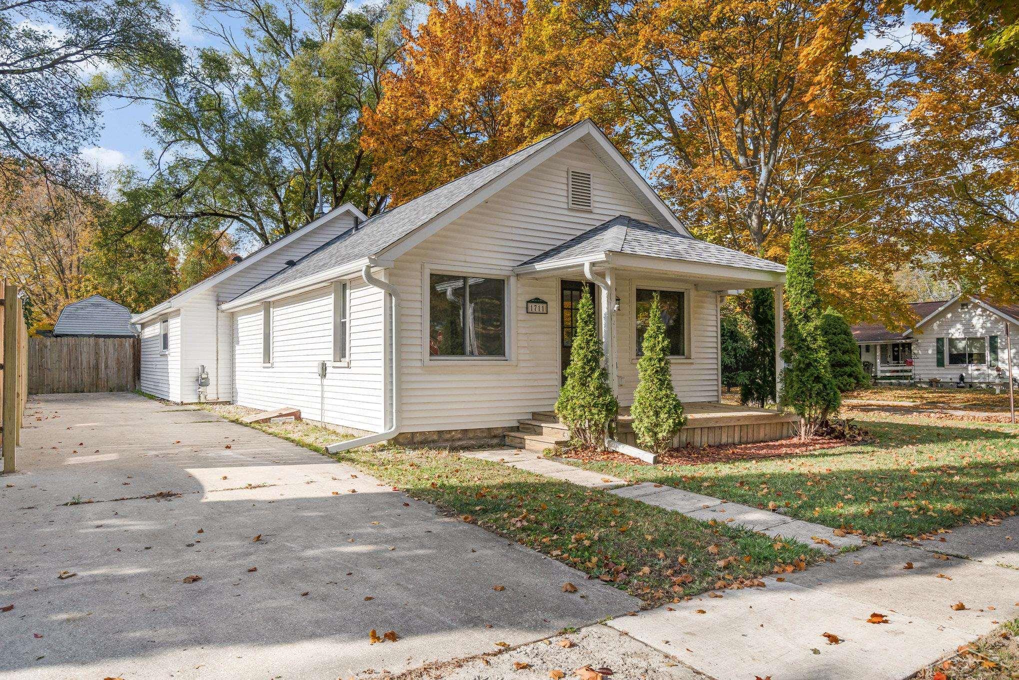 1711 Adelaide Street