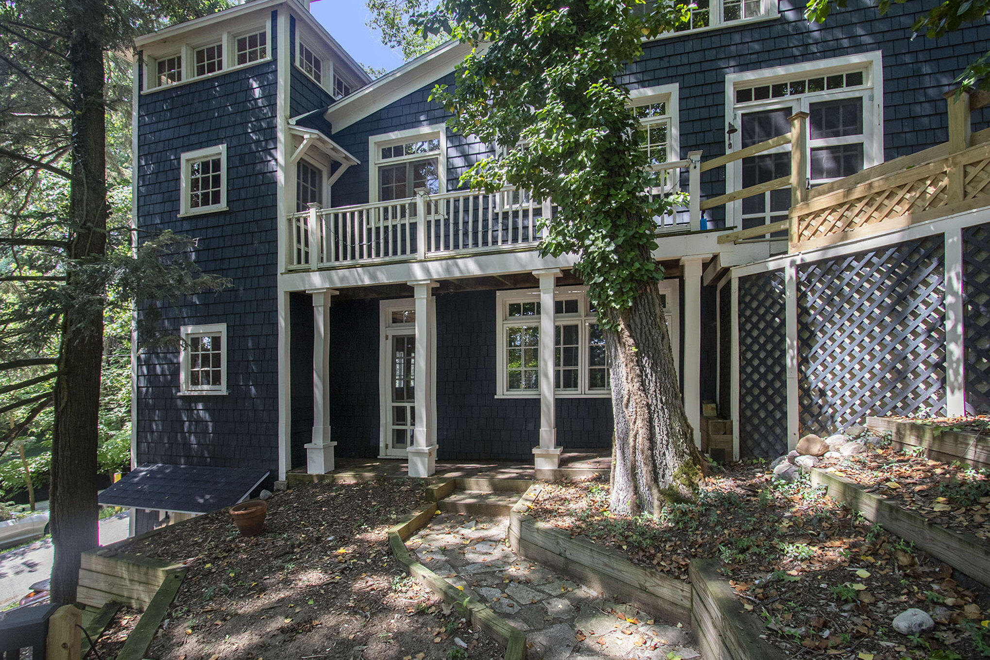128 Van Dalson Street